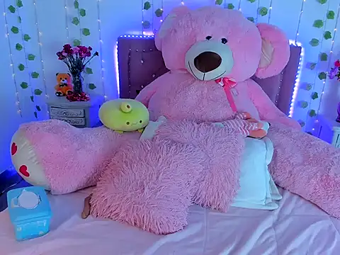 Snapshot of dulcevegga chatting on January 15, 1:21 am dulcevegga online show from January 15, 1:21 am