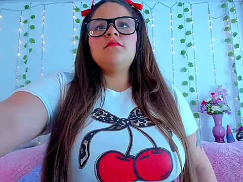 Snapshot of dulcevegga chatting on February 28, 10:44 pm dulcevegga online show from February 28, 10:44 pm