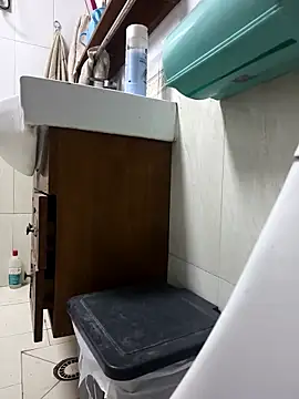 huzi518 online show from March 5, 12:45 pm