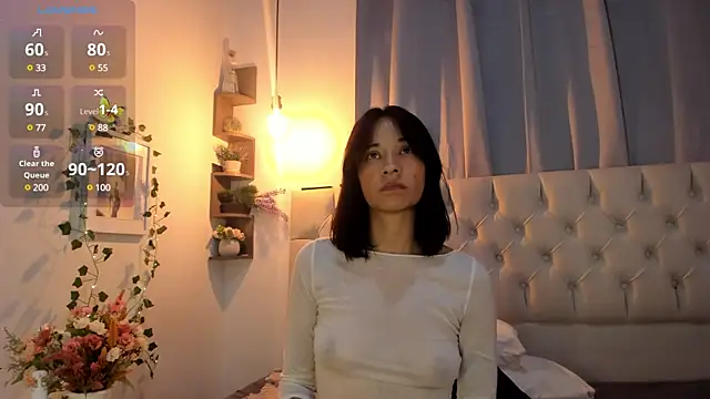 Snapshot of savagequeenbee7 chatting on December 6, 5:44 pm savagequeenbee7 online show from December 6, 5:44 pm