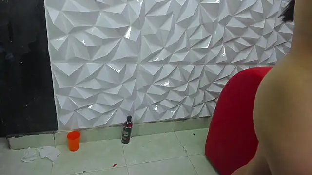 Snapshot of Messy_Party chatting on February 23, 7:11 am Messy Party online show from February 23, 7:11 am