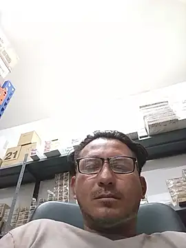 Andresguz35 online show from October 22, 4:29 pm