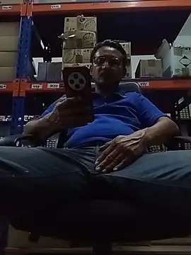 Andresguz35 online show from October 30, 10:32 pm