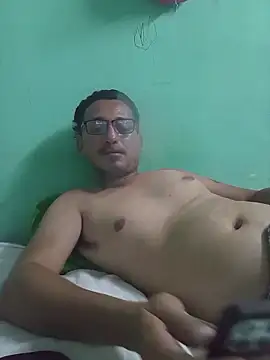 Andresguz35 online show from November 18, 2:50 am