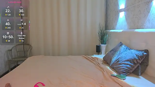 Emma  Leee online show from March 14, 1:12 am