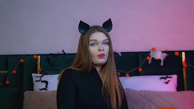 CrystalLyons online show from October 27, 6:12 pm