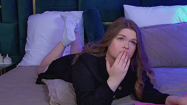 CrystalLyons online show from March 22, 6:28 am