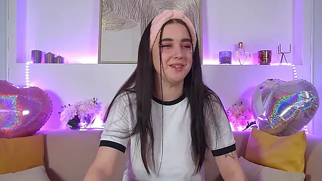 ChristinaMilton online show from February 13, 9:38 pm