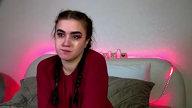 ChristinaMilton online show from February 17, 9:41 pm