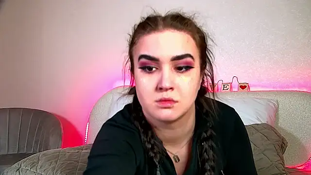 ChristinaMilton online show from February 18, 4:04 am