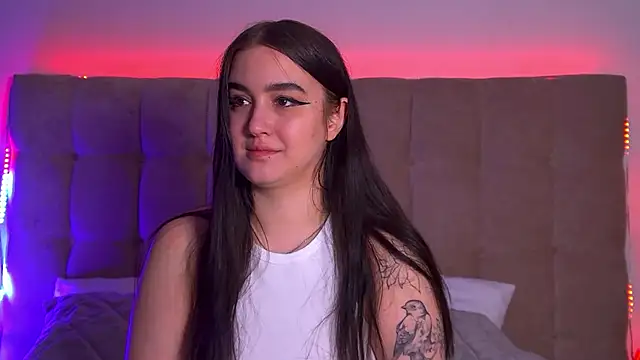 ChristinaMilton online show from March 3, 6:33 pm