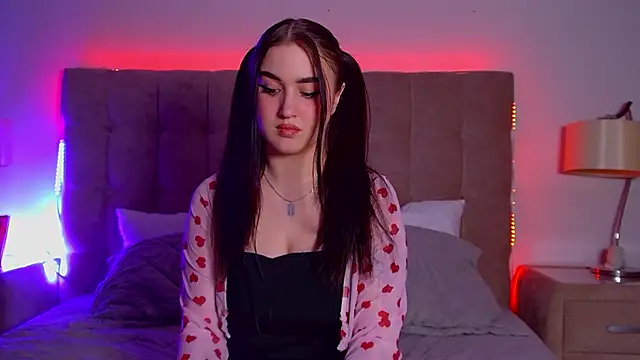 ChristinaMilton online show from March 10, 9:29 pm