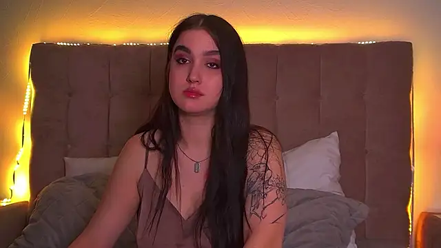 ChristinaMilton online show from March 23, 1:09 am