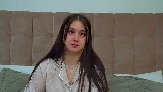 ChristinaMilton online show from February 17, 7:05 am