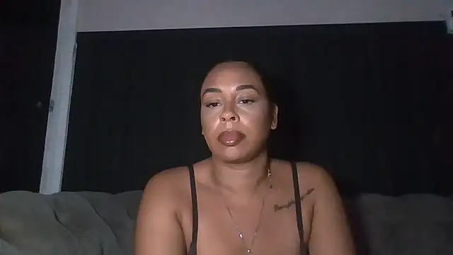 Snapshot of bigbootyjayda chatting on June 16, 11:18 pm bigbootyjayda online show from June 16, 11:18 pm