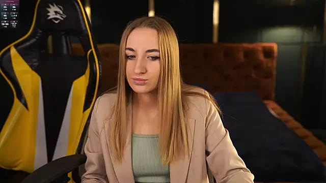 Michelle 054 online show from February 18, 11:33 am