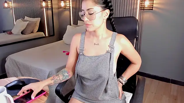 aura-baker online show from February 5, 3:42 pm