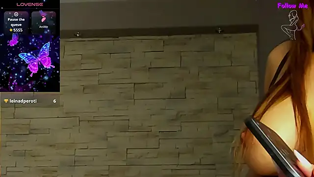 Snapshot of VictoriaMazze chatting on January 8, 3:31 am VictoriaMazze online show from January 8, 3:31 am