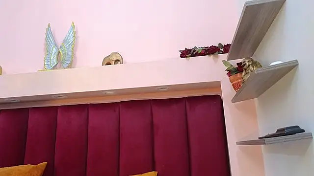 JESSYCORTES online show from January 28, 1:38 pm