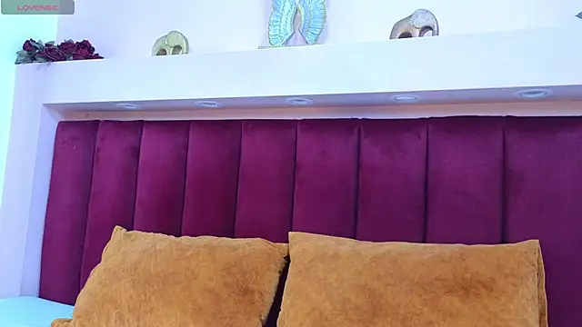 JESSYCORTES online show from February 5, 2:05 pm