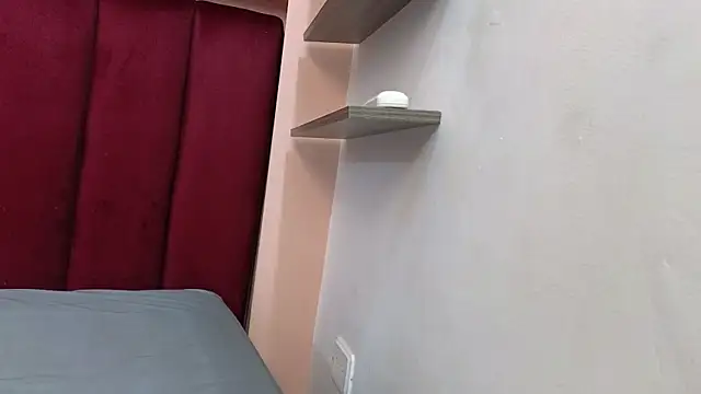 JESSYCORTES online show from February 21, 1:44 pm