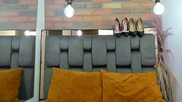 JESSYCORTES online show from September 30, 2:44 pm