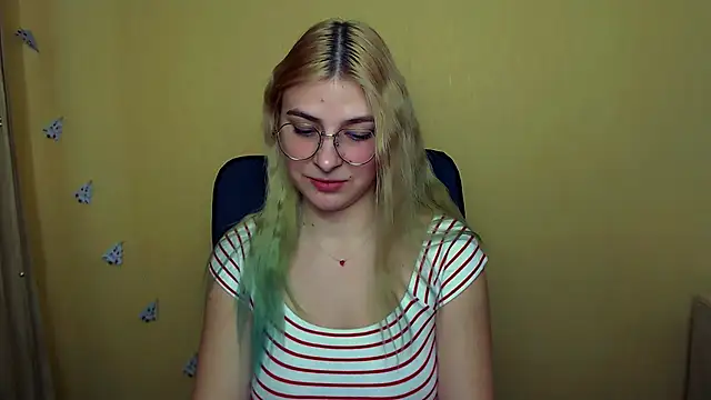 Luna Lush  online show from December 18, 9:25 am