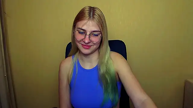 Luna Lush  online show from January 31, 11:35 am