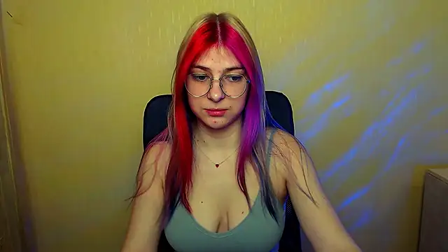 Luna Lush  online show from February 15, 8:44 am