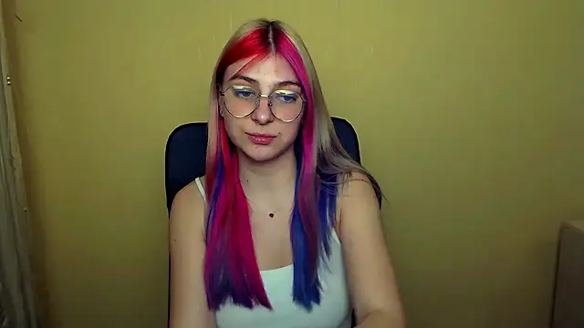 Luna Lush  online show from March 1, 10:45 am