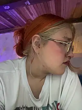 SophiaWeestt99 online show from October 24, 2:41 am