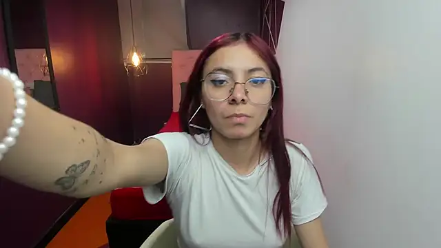 Snapshot of Molly_naughty__ chatting on December 11, 2:54 pm Molly naughty online show from December 11, 2:54 pm