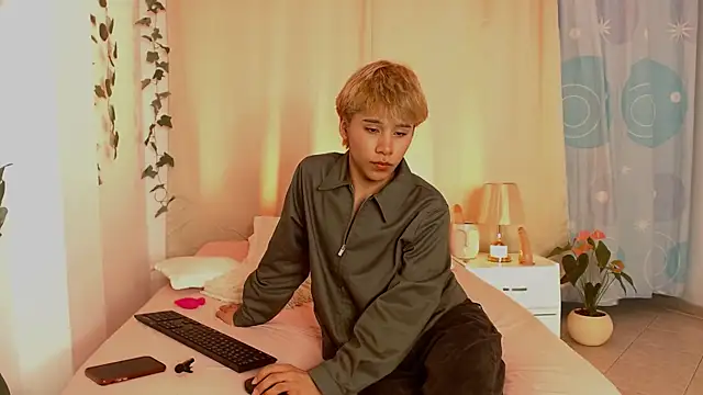 Tommyfoxboy online show from December 28, 10:34 pm