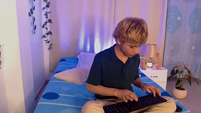 Tommyfoxboy online show from December 29, 2:52 pm