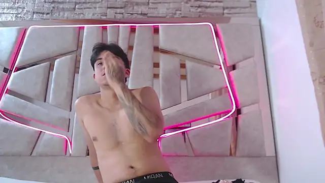 mia and austin online show from March 23, 12:47 am