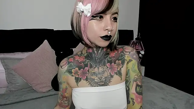 NikkiRamone online show from January 28, 11:49 am