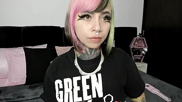 NikkiRamone online show from February 11, 12:58 pm