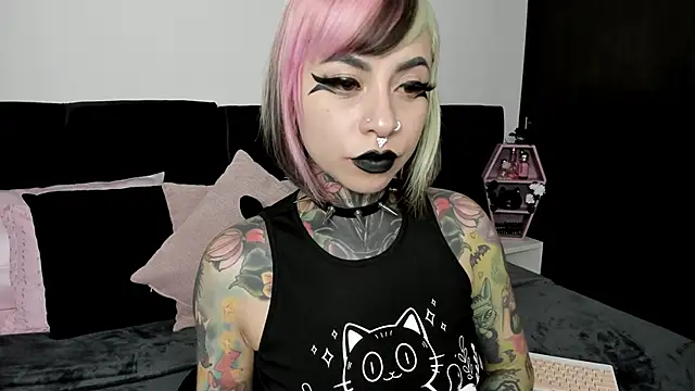 NikkiRamone online show from February 13, 2:34 am