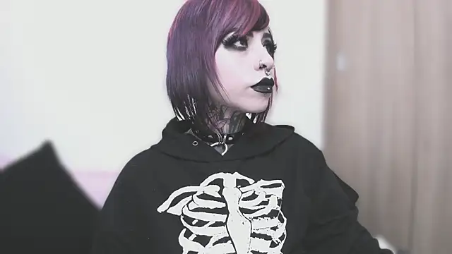 NikkiRamone online show from September 9, 11:32 am