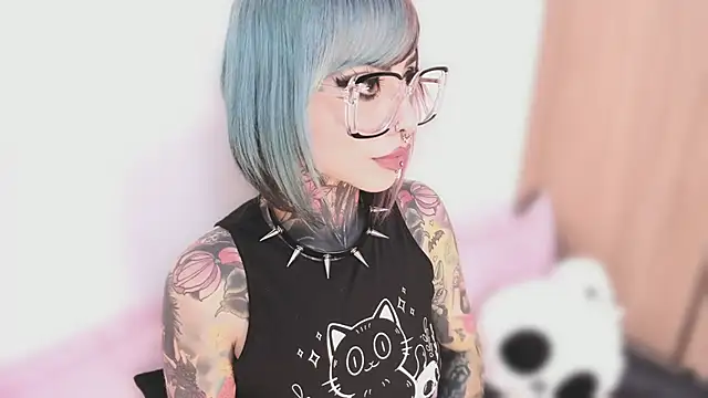 NikkiRamone online show from October 6, 10:18 pm