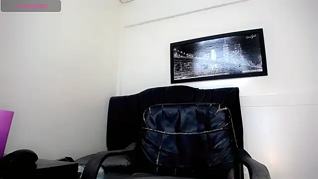 Diosiris Riannys online show from October 24, 7:10 pm