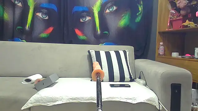 Snapshot of Bitter_ chatting on February 23, 7:38 pm Bitter online show from February 23, 7:38 pm