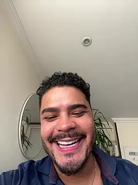 thiagowes online show from July 15, 10:37 pm