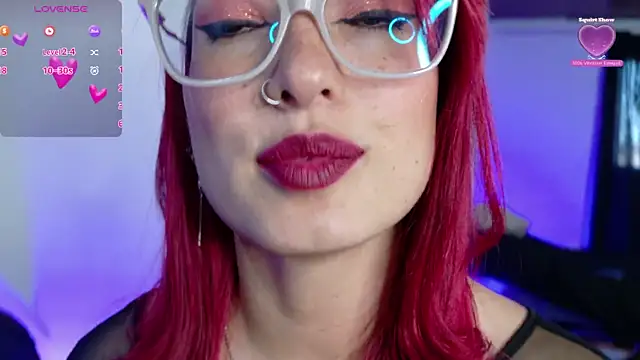 Snapshot of luccycollins_ chatting on February 4, 2:21 pm luccycollins online show from February 4, 2:21 pm