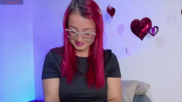 Snapshot of luccycollins_ chatting on March 18, 2:15 pm luccycollins online show from March 18, 2:15 pm