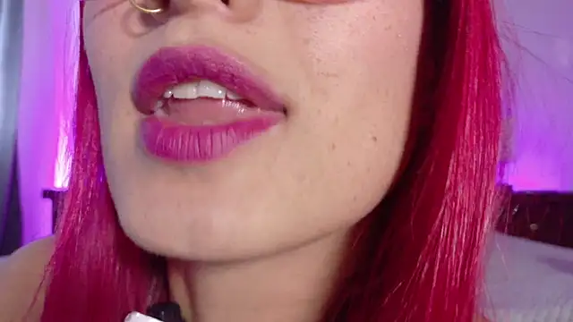 Snapshot of luccycollins_ chatting on October 9, 4:05 pm luccycollins online show from October 9, 4:05 pm