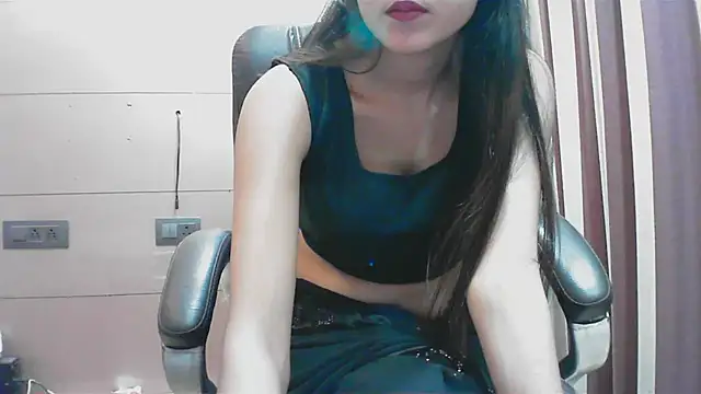 collage hoty online show from November 12, 6:19 pm