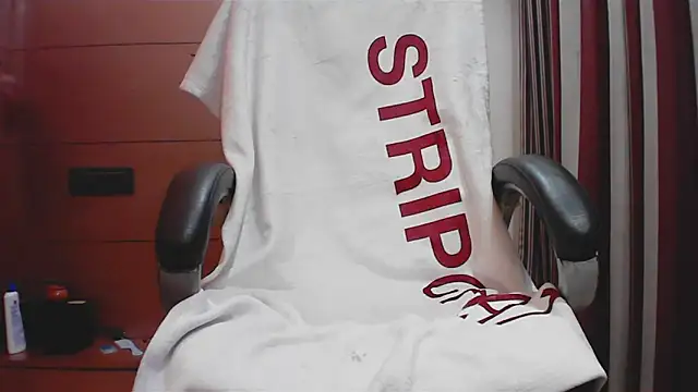 collage hoty online show from December 17, 4:57 pm