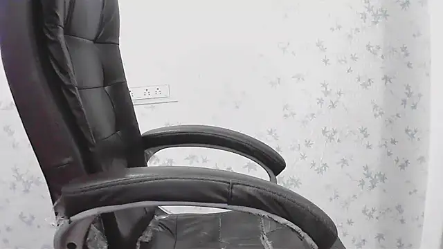 collage hoty online show from February 4, 7:03 am