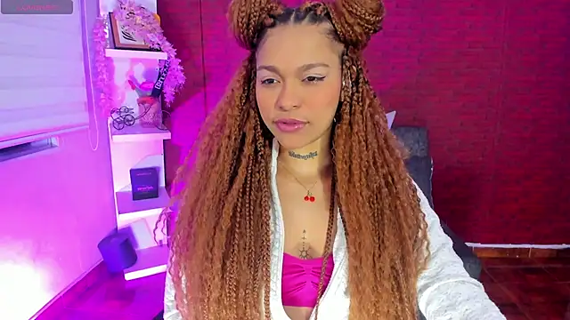 Snapshot of samantha_simur chatting on February 2, 1:23 am samantha simur online show from February 2, 1:23 am